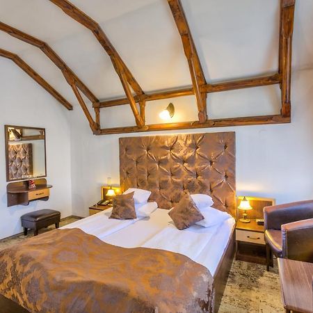 Pensiunea Ambient Braşov Exteriör bild