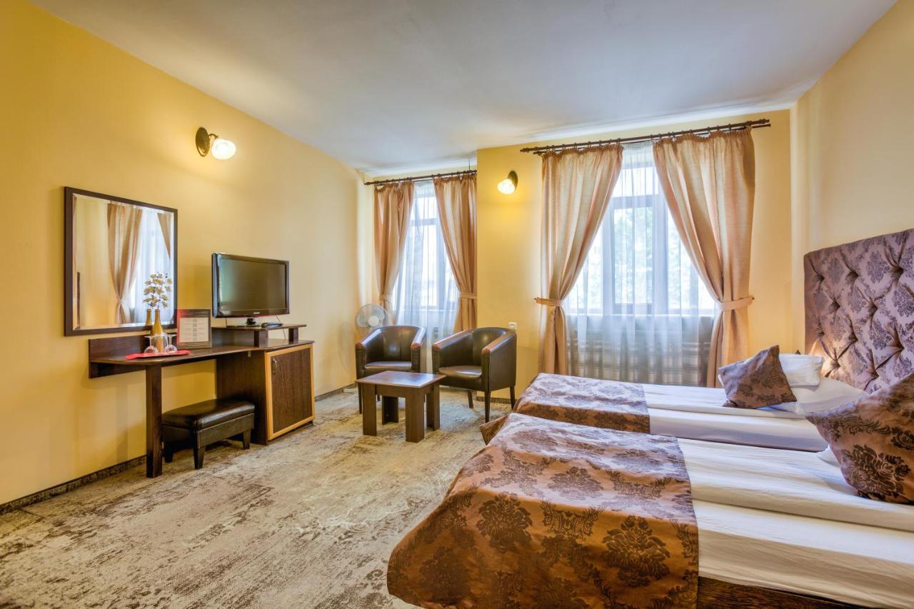 Pensiunea Ambient Braşov Exteriör bild