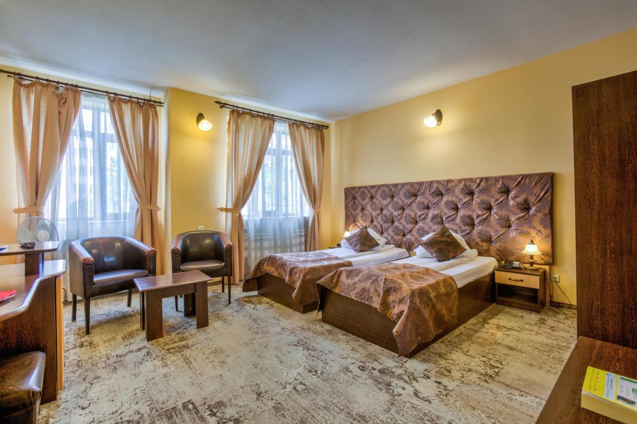 Pensiunea Ambient Braşov Exteriör bild