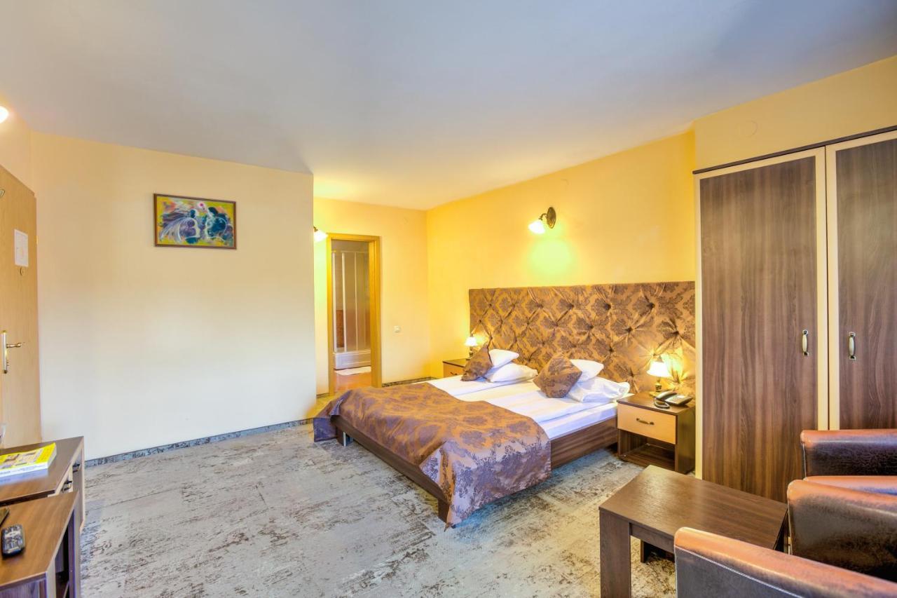 Pensiunea Ambient Braşov Exteriör bild